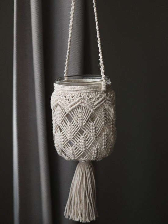 Mezglots Iekarināms Macrame Svečturis ''Luna''